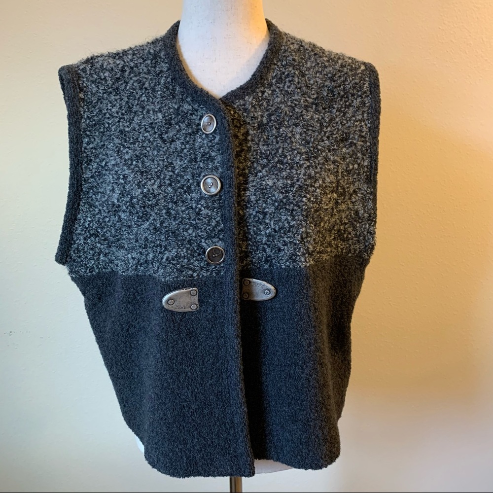 Wallmann Wool Vest Silver Buttons Austria (40)